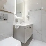 Hotel Demanor Adult Only