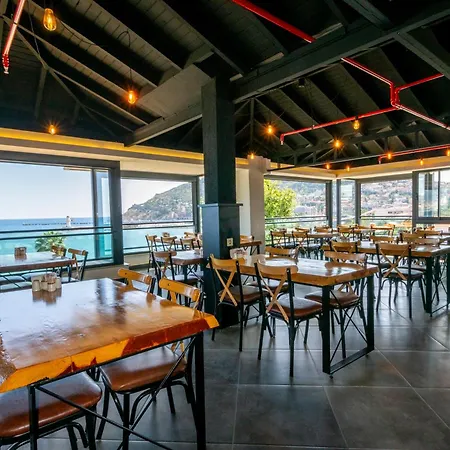 Отель Demanor Adult Only *