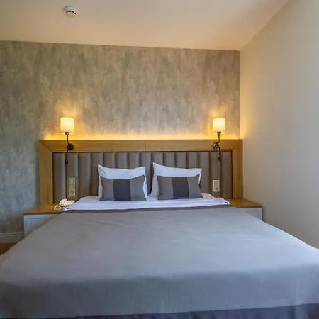 Demanor Adult Only Hotel *